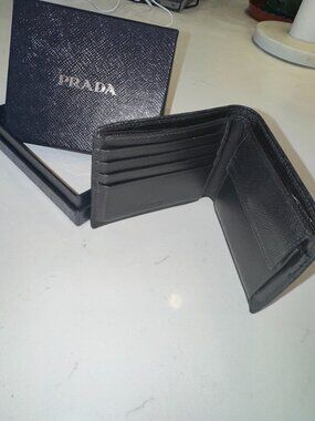 Prada Saffiano Black leather Bi-Fold Wallet